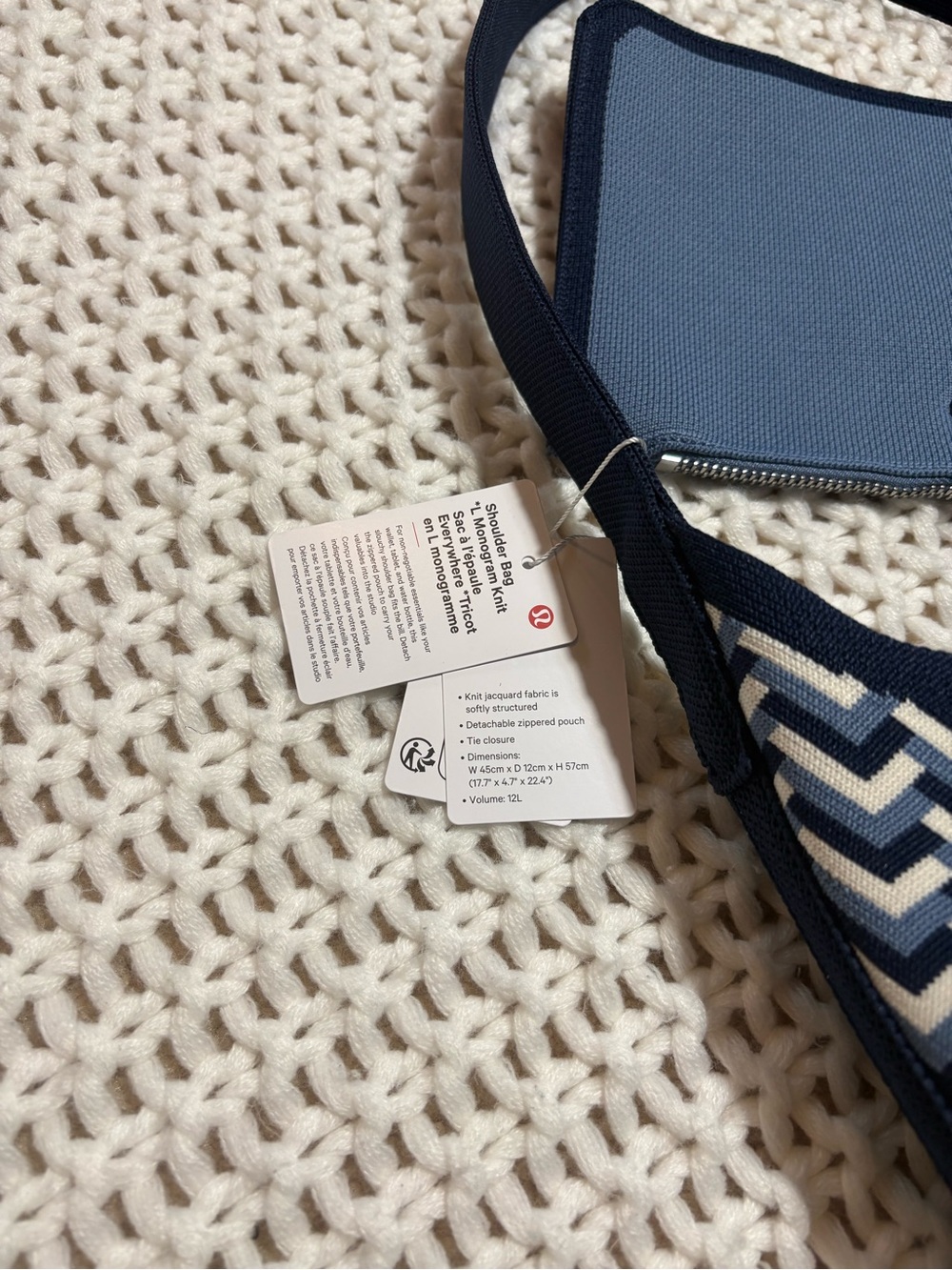 NWT lululemon shoulder bag L monogram knit in club blue/washed denim/light ivory - Picture 3 of 11